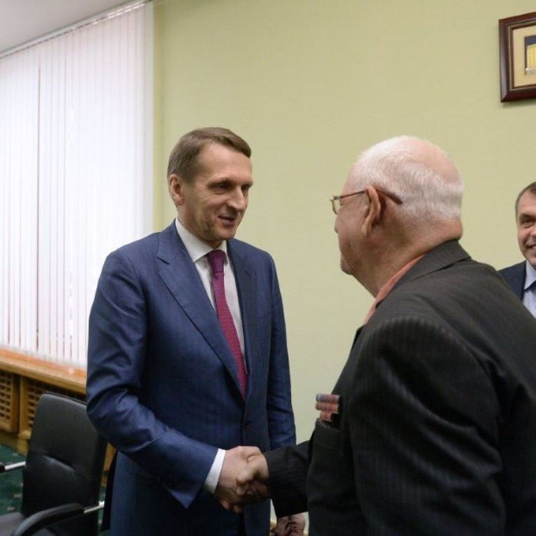 В Симферополе открыли общественную приемную  Медведева