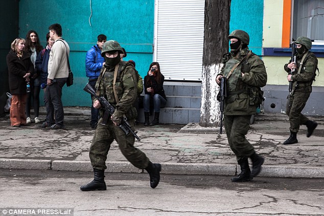 Британские журналисты уверены, что крымчане живут как «в тюремной камере»…