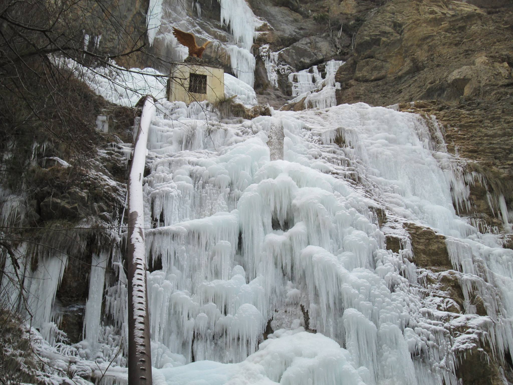 В Крыму замёрз самый высокий водопад Учан-Су