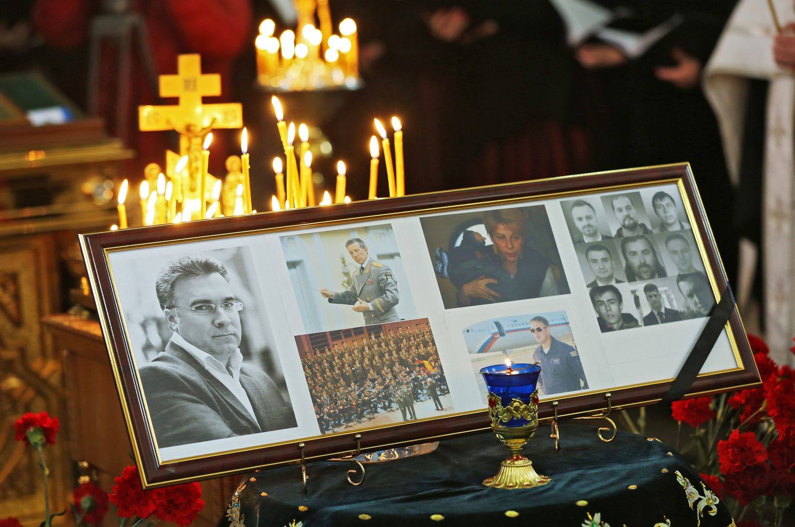 В Крыму почтили память жертв авиакатастрофы