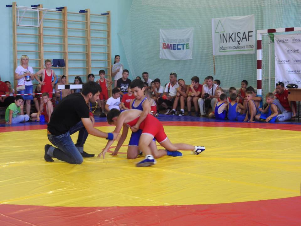 В Саках состоялся фестиваль спортивной борьбы «Saqkureşi»