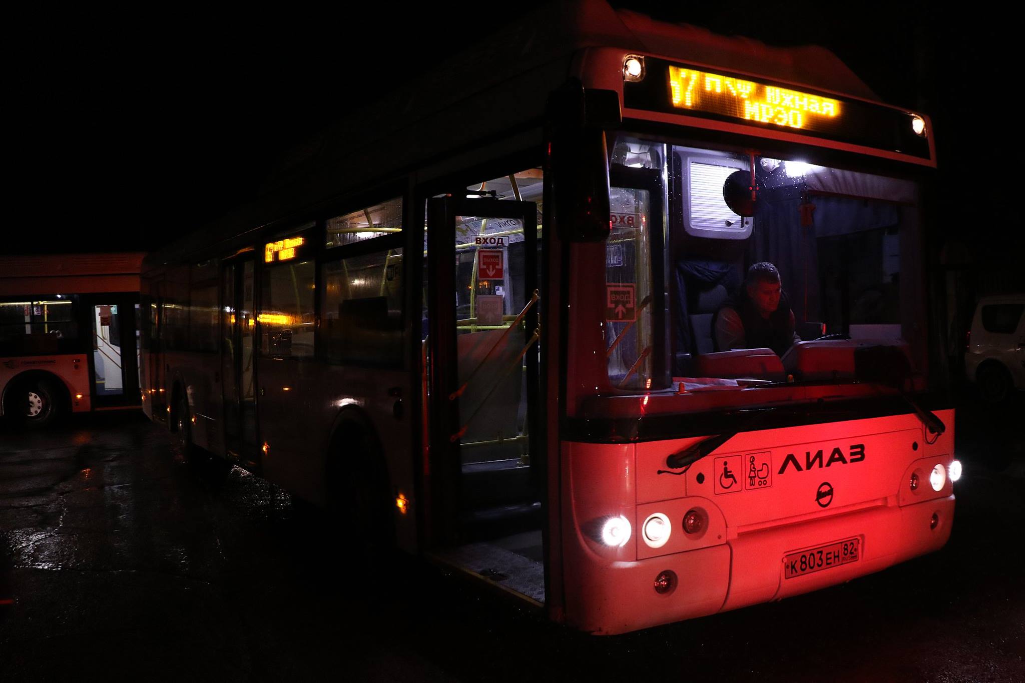 В Симферополе сегодня праздник: на столичные маршруты вышли новые автобусы…